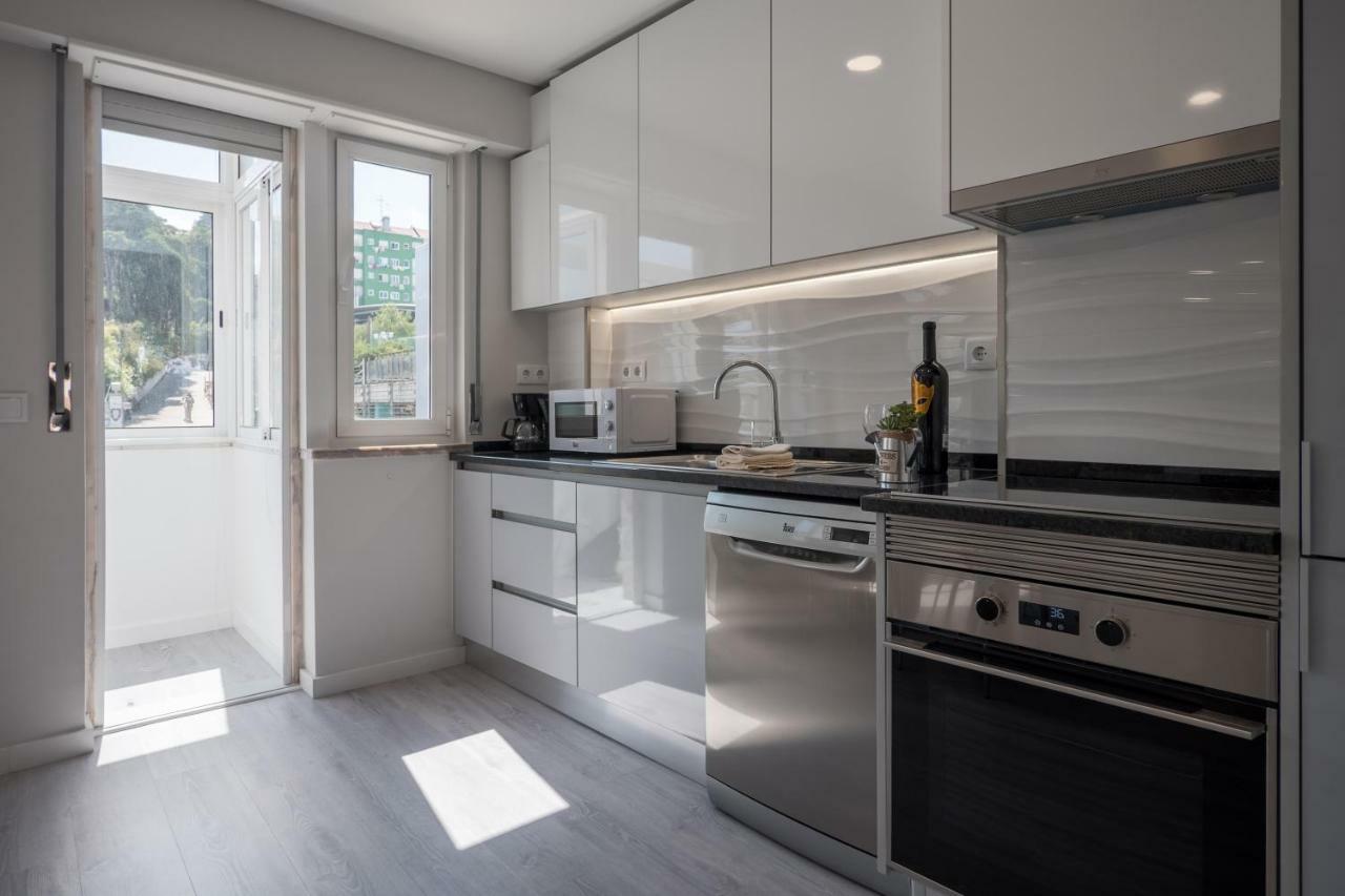 Appartamento Rent4Rest Sao Bento Charming Lisbona Esterno foto