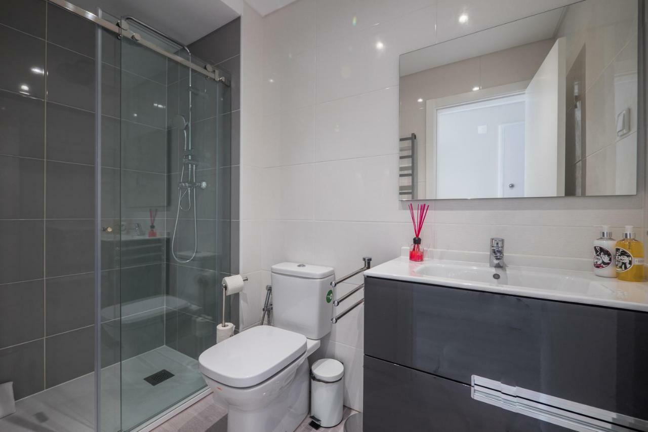 Appartamento Rent4Rest Sao Bento Charming Lisbona Esterno foto