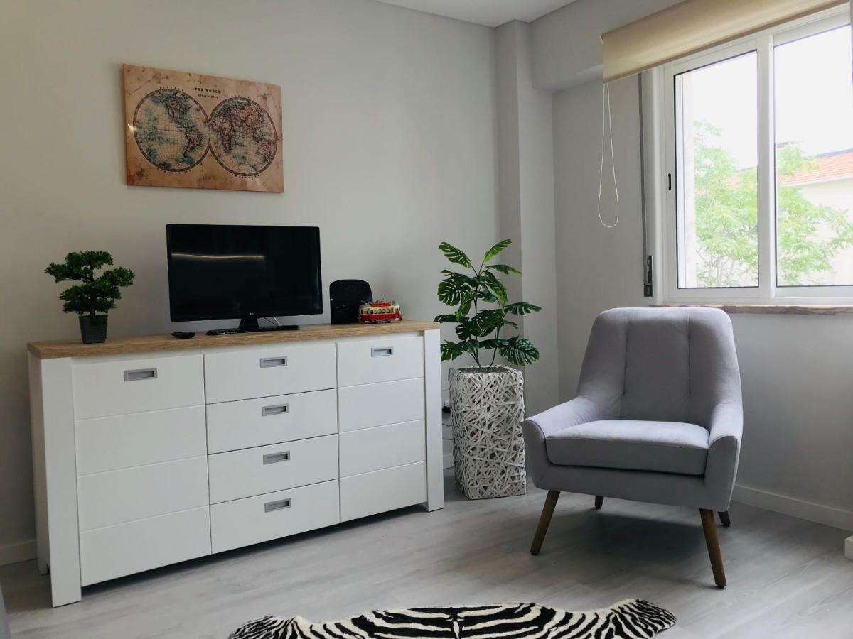 Appartamento Rent4Rest Sao Bento Charming Lisbona Esterno foto