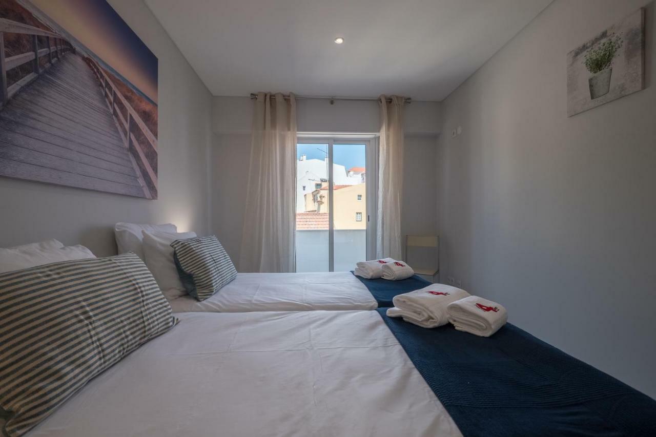 Appartamento Rent4Rest Sao Bento Charming Lisbona Esterno foto