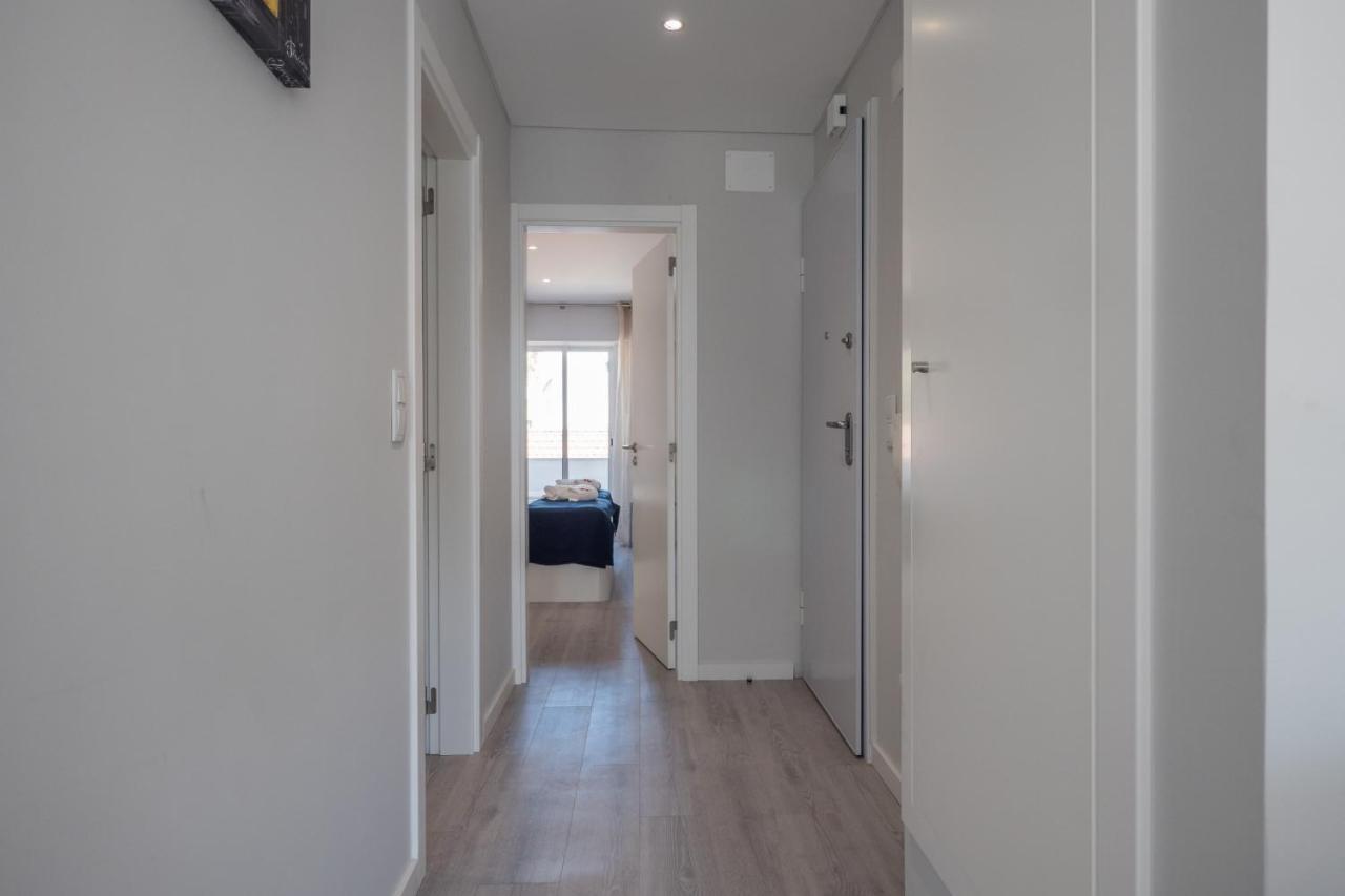 Appartamento Rent4Rest Sao Bento Charming Lisbona Esterno foto